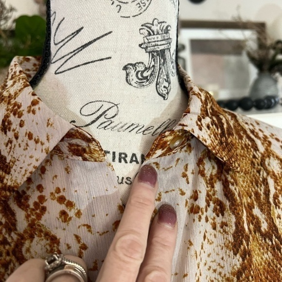 Rachel Zoe Button Down Snake Skin Pattern Top - Picture 6 of 12